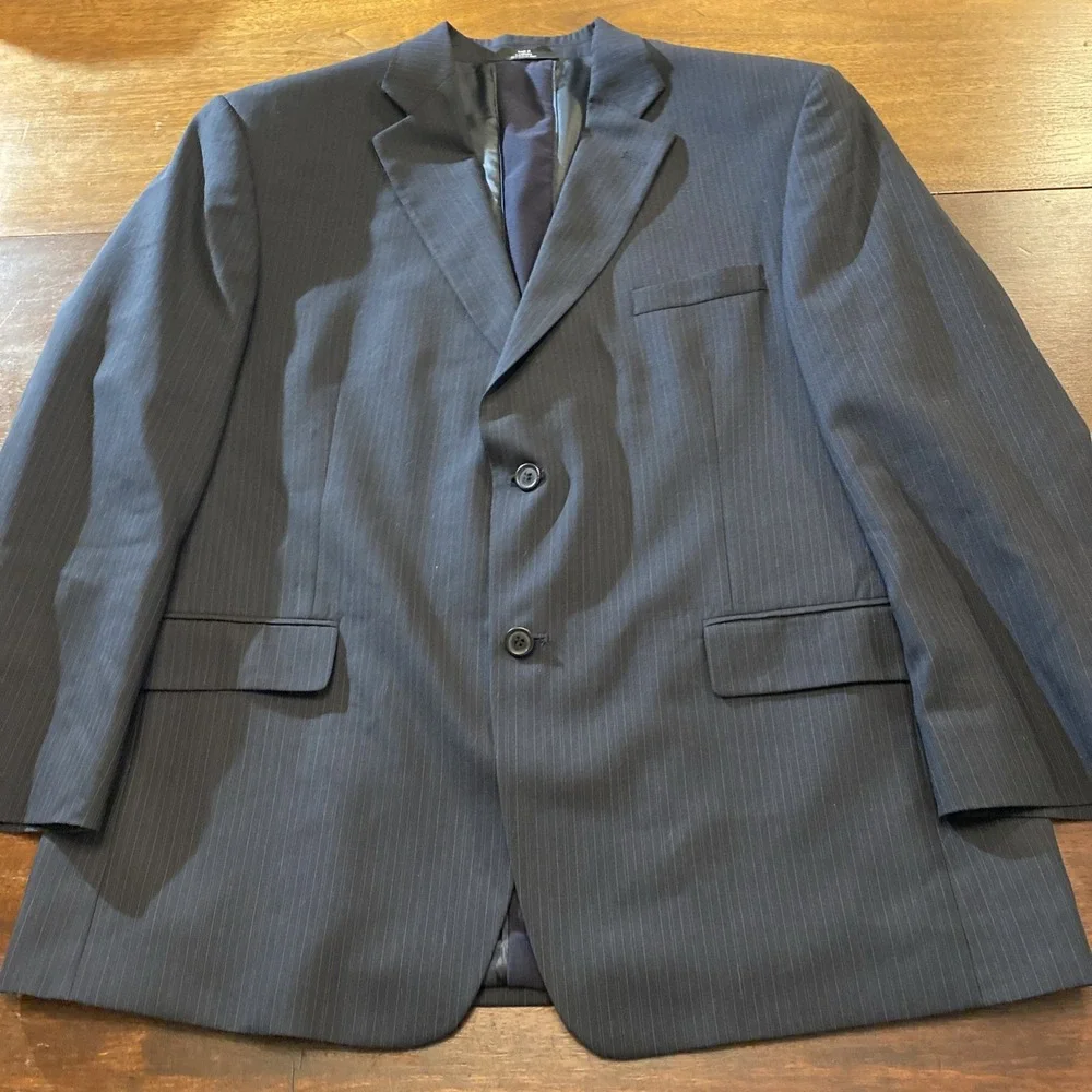 Haggar 2 Piece Suit Mens 46R/W 42/32 Black With Blue Stripe Jacket Pants Classic